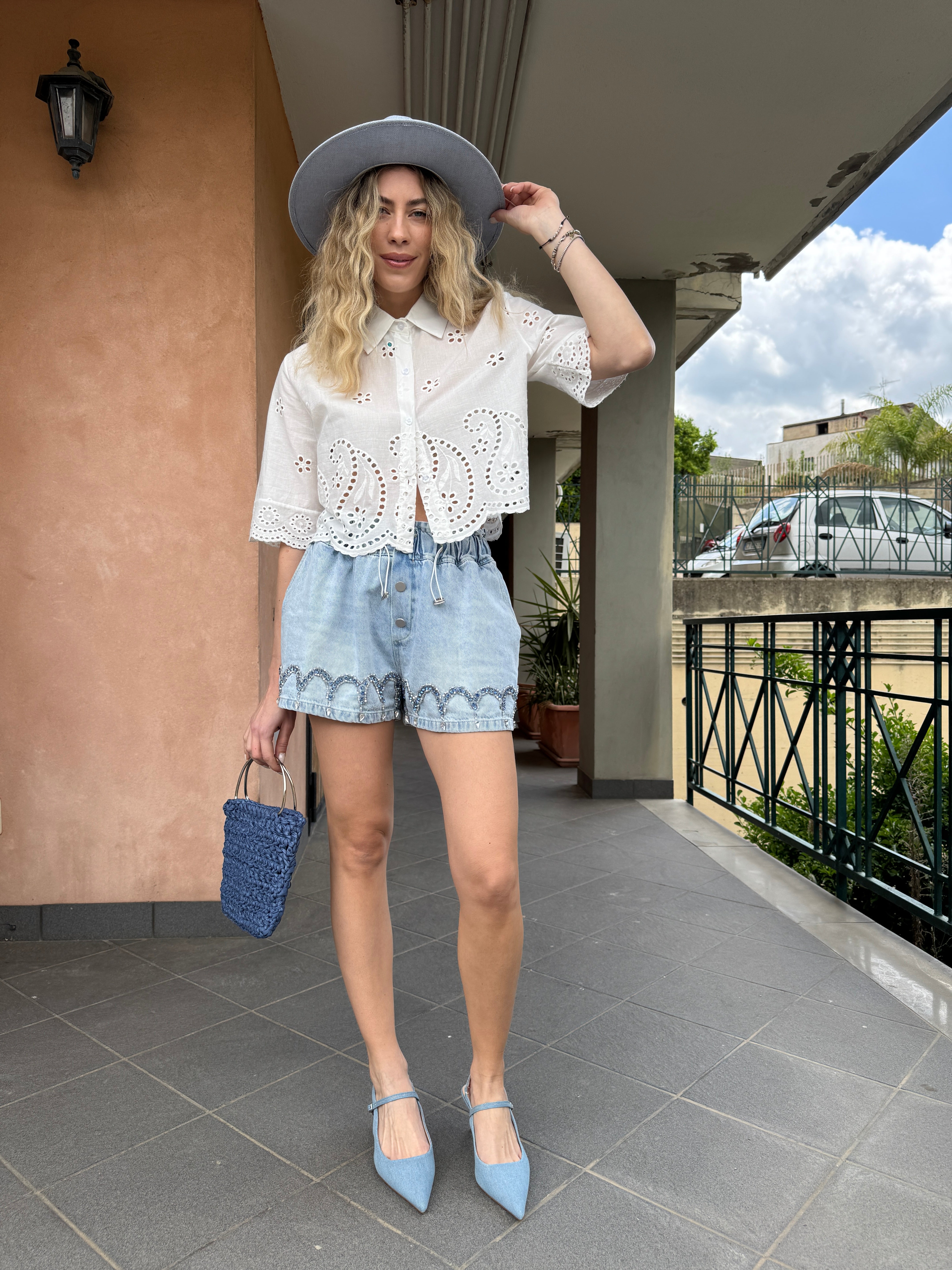 Camicia crop pizzo