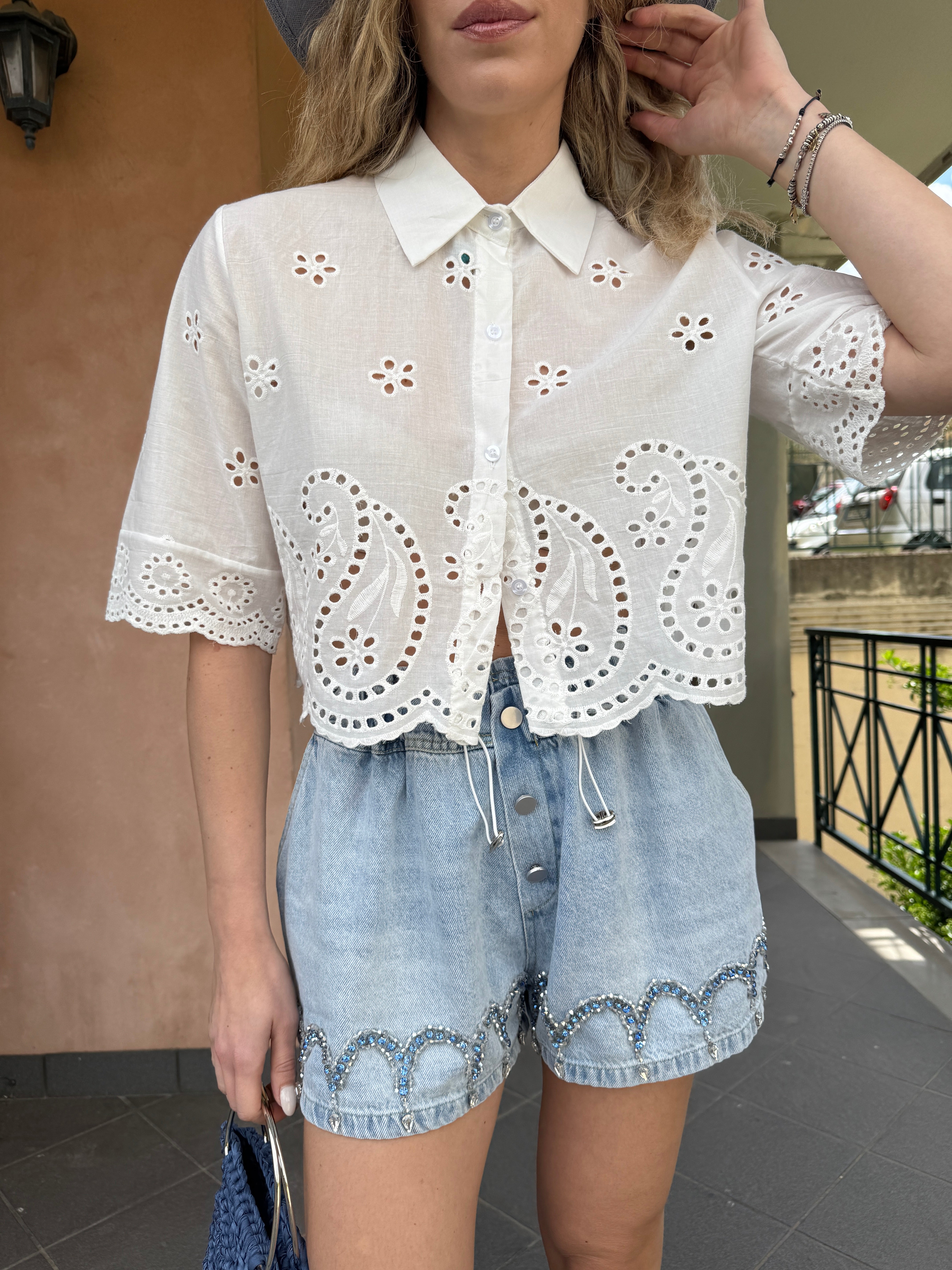 Camicia crop pizzo