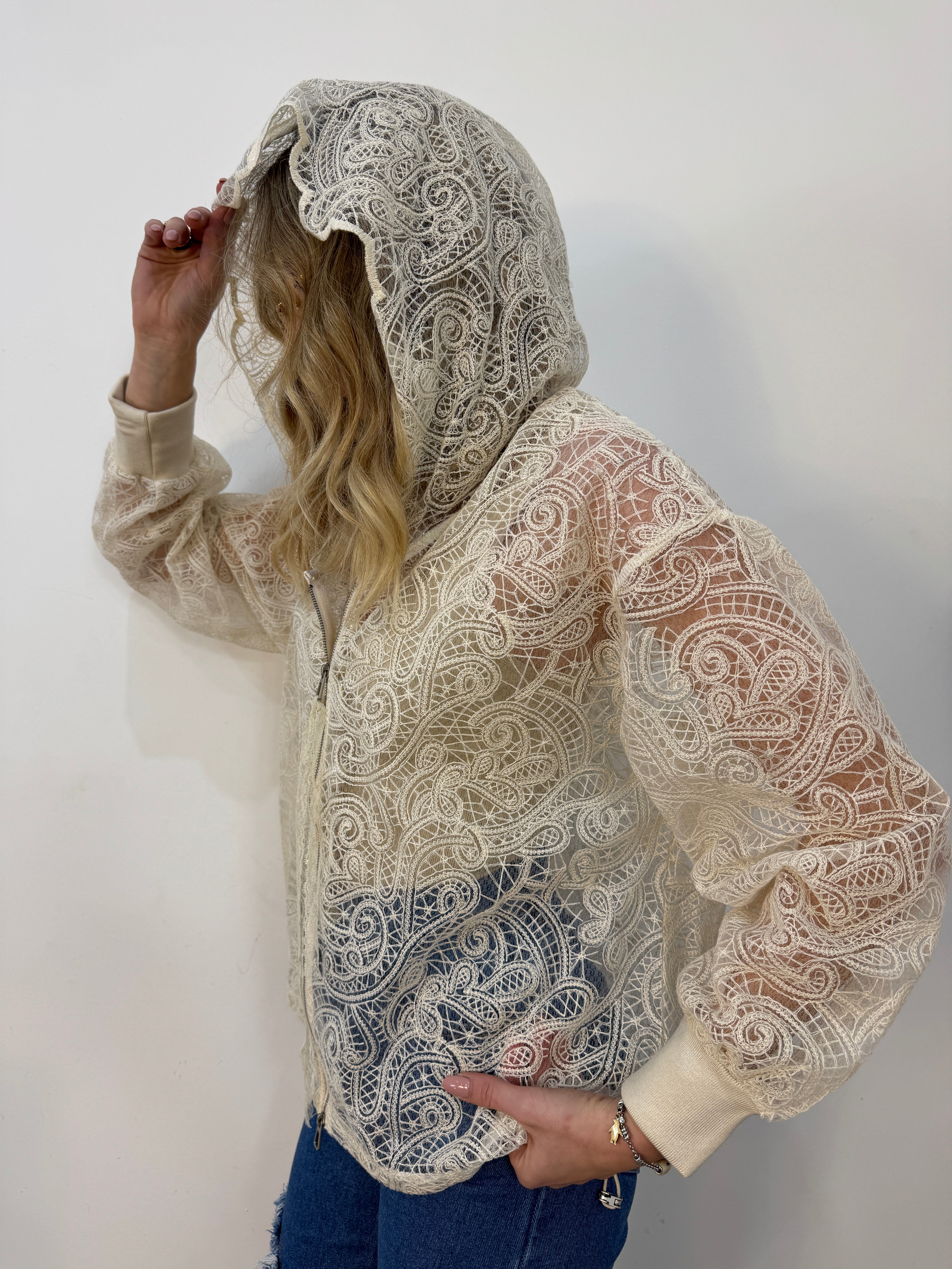 Bomber macrame