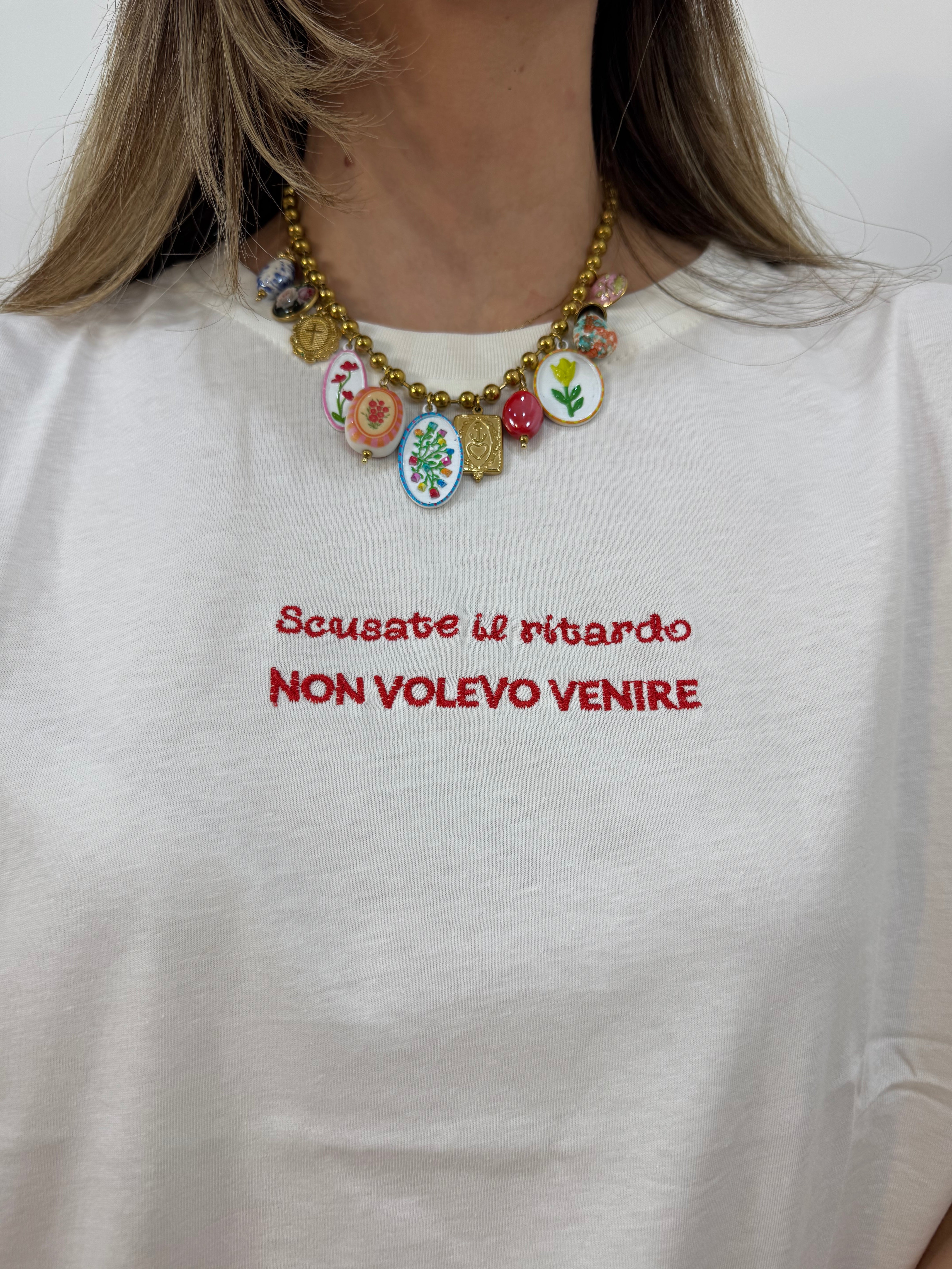 T shirt “scusate il ritardo”