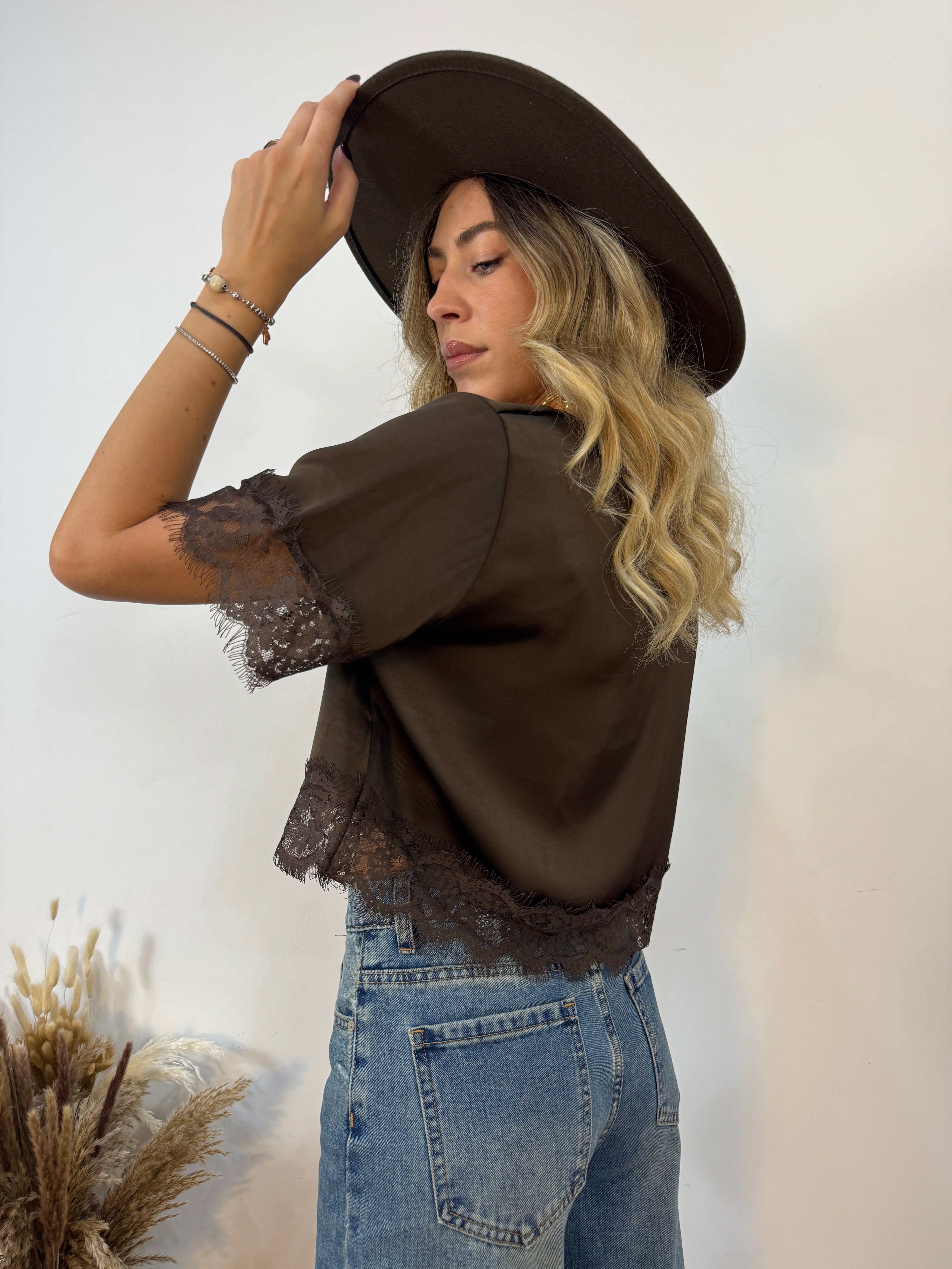 Maglia crop burlesque