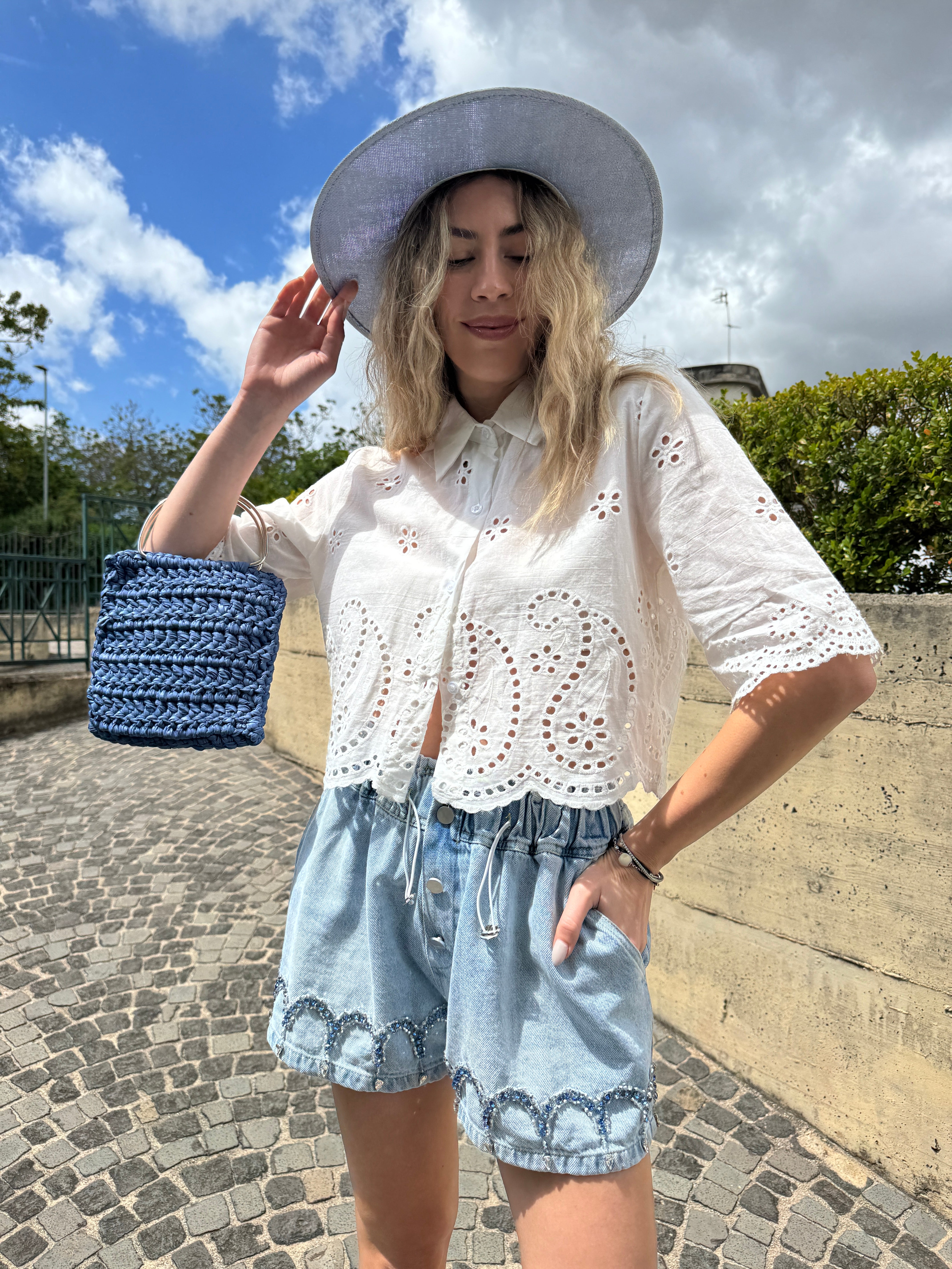Camicia crop pizzo
