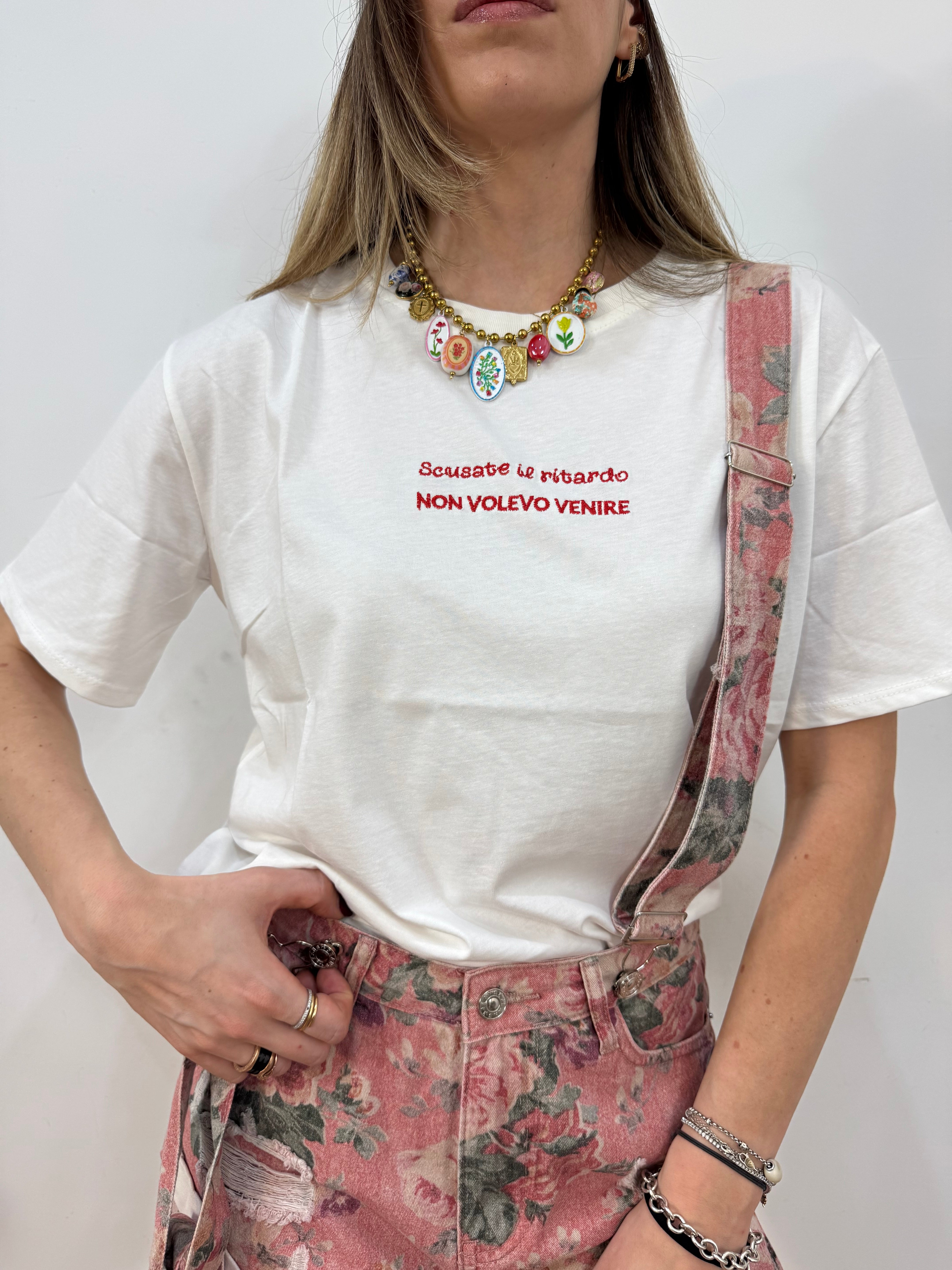 T shirt “scusate il ritardo”
